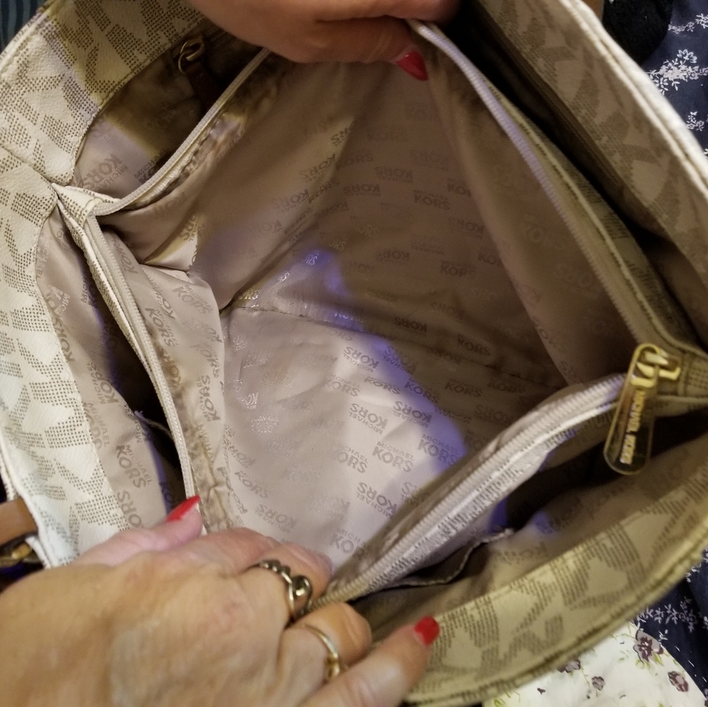 Purse - Picture 5 of 8